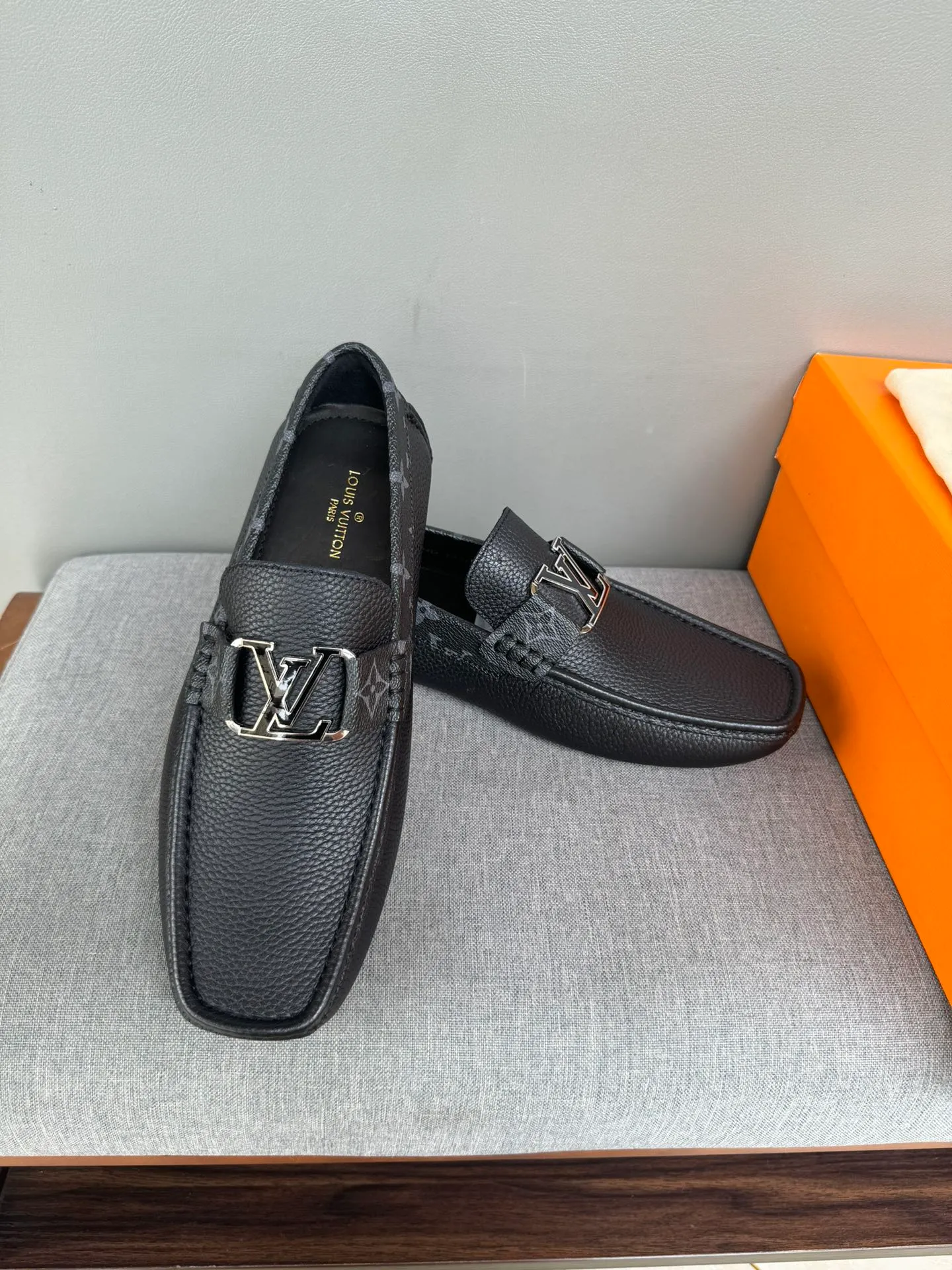 Batch 740💰[strong][strong][strong] Original order quality, new models at the counter, LV Louis Vuitton counter new models, handmade men's driving shoes, bean shoes, slip-on shoes, lazy shoes, exquisite hand-stitching, workmanship details comparable to the counters, Italian imported pebbled cowhide, water-dyed cowhide lining, sweat-absorbent and deodorant, black, 39-44 in large quantities in stock (38, 45 custom-made)